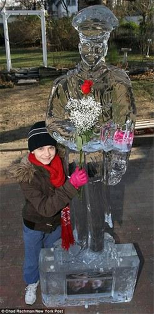 320名圣誕老人集體沖浪？八一八圣誕節(jié)奇聞趣事