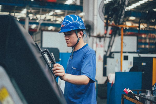 曾夢想當(dāng)廚師，卻成數(shù)控車工大師
