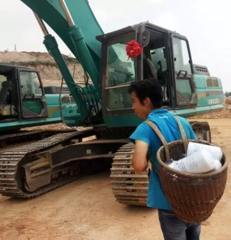 他們，用小小背簍背出山河大情懷