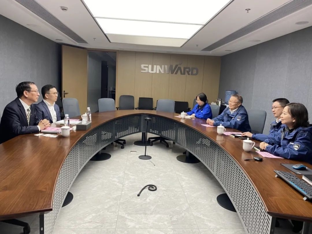 摩根士丹利銀行亞洲有限公司批發(fā)銀行新加坡分行領導考察山河智能