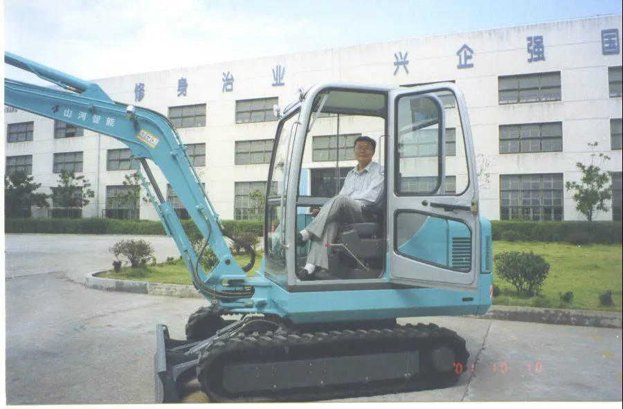 以先導(dǎo)式創(chuàng)新實(shí)現(xiàn)挖掘機(jī)從無到有，從小到大，從大到強(qiáng)！
