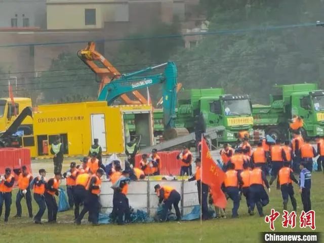 空地協(xié)同立體救援，山河智能無人化裝備亮相2021-北江流域防汛搶險(xiǎn)綜合演練