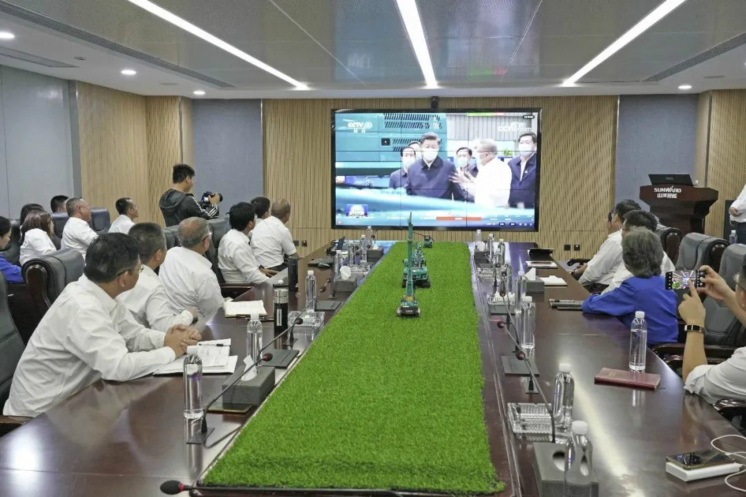 總書記“點贊”山河創(chuàng)新，山河智能集中收看《新聞聯(lián)播》