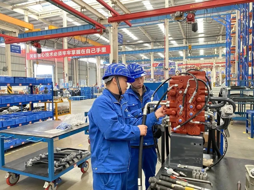 《湖南教育》：探索18年，山河智能找到校企合作共贏的答案