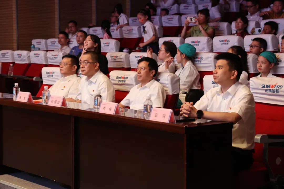 繽紛“暑”假，不負所“托”！山河智能職工子女暑期托管班結(jié)業(yè)啦
